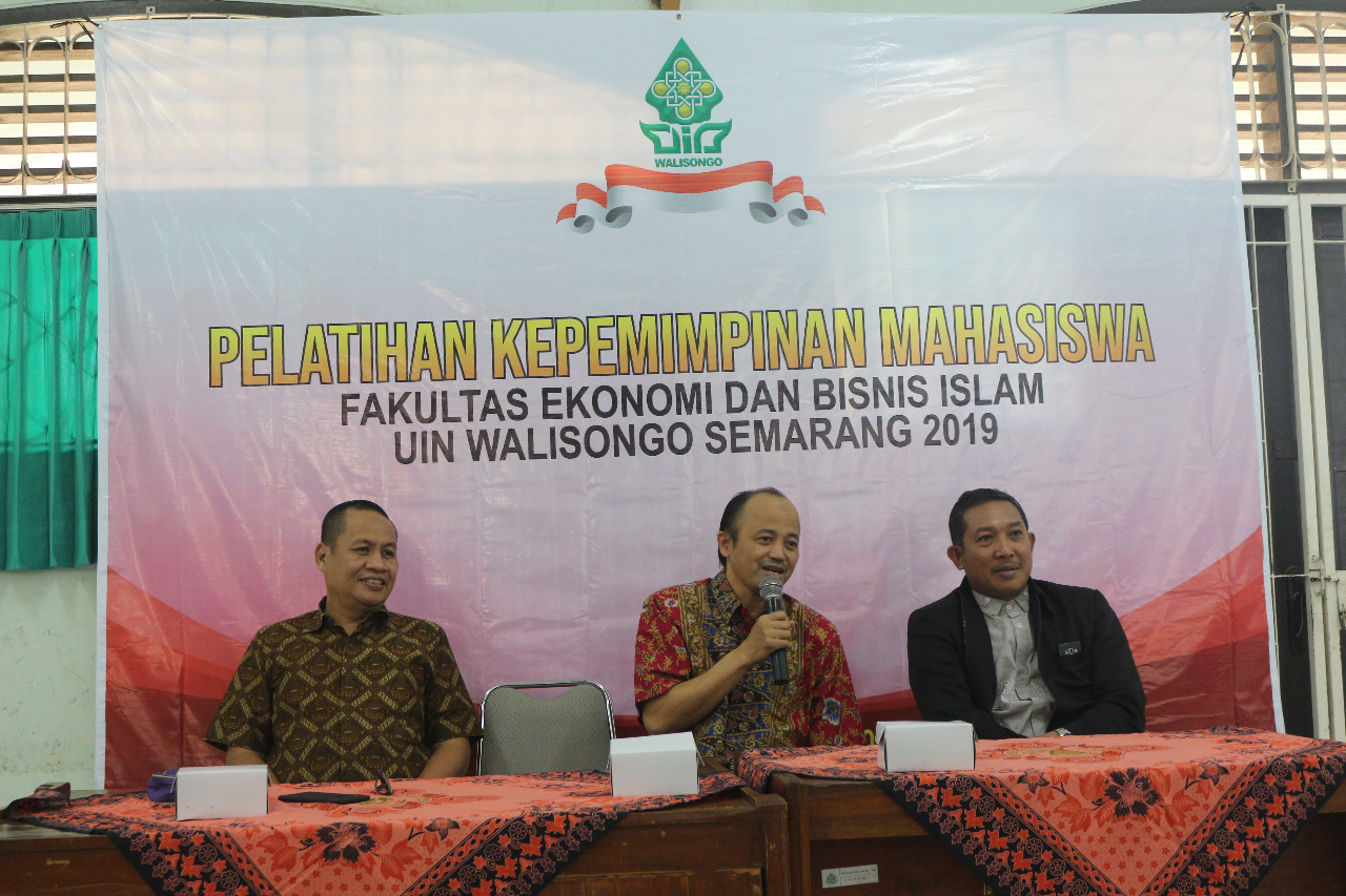 FEBI UIN Walisongo Fasilitasi Pelatihan Kepemimpinan Mahasiswa Untuk Siapkan PBAK FEBI UIN Walisongo Fasilitasi Pelatihan Kepemimpinan Mahasiswa Untuk Siapkan PBAK