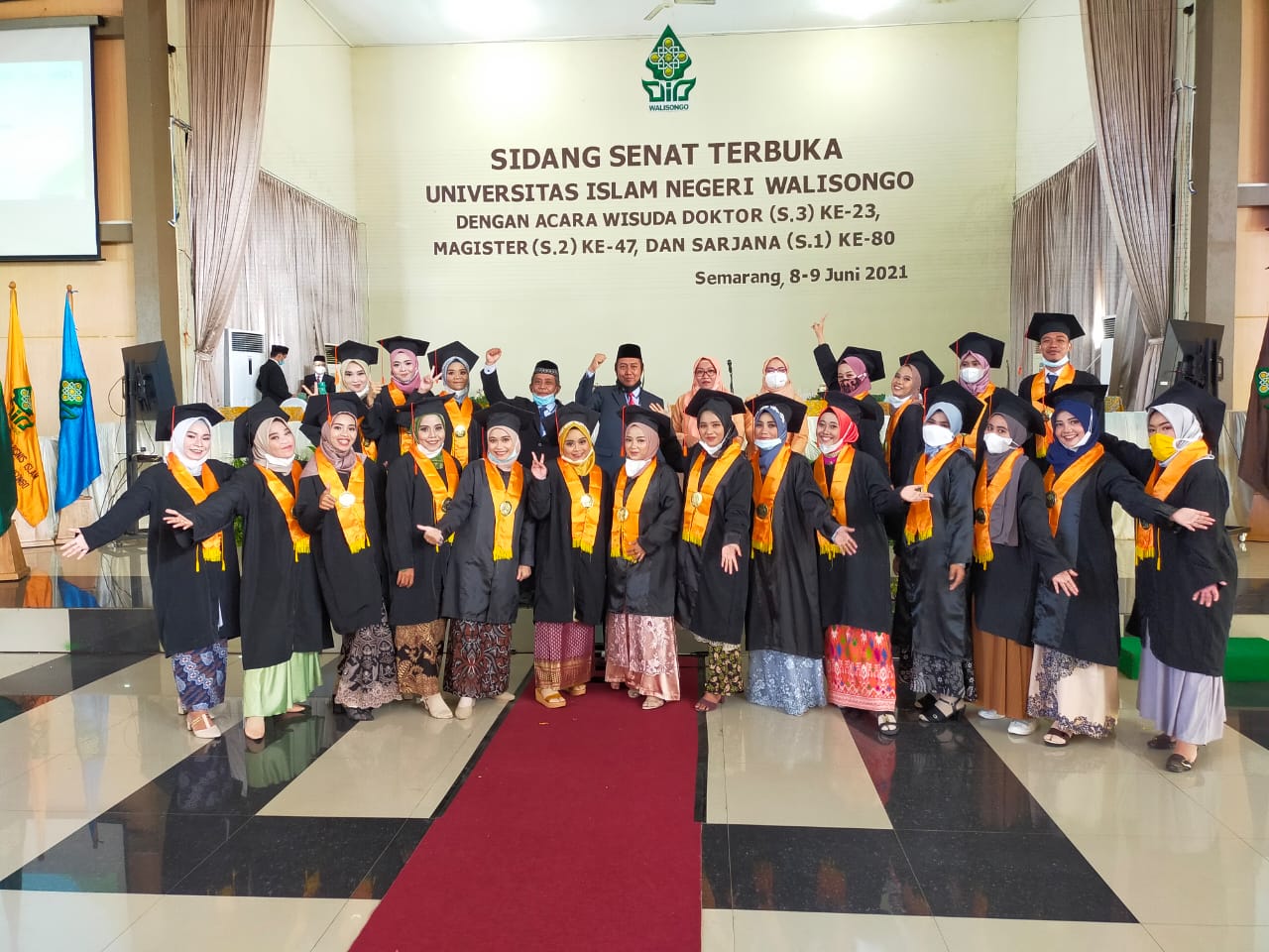 FEBI UIN Walisongo Selenggarakan Wisuda