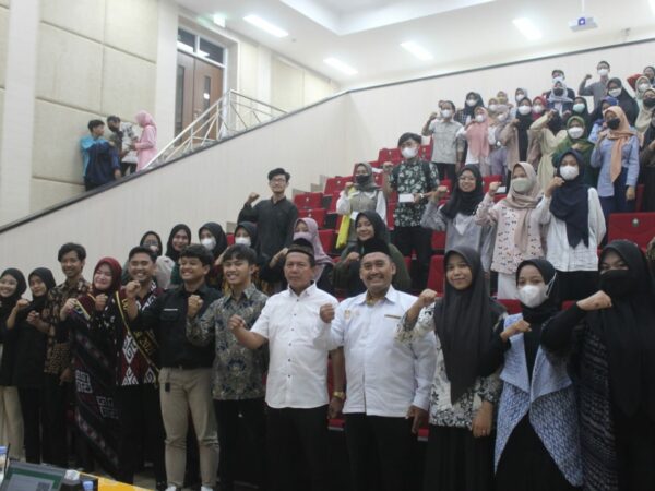 Peringati Hari Pendidikan Nasional, DEMA FEBI UIN Walisongo Semarang Selenggarakan Seminar Nasional