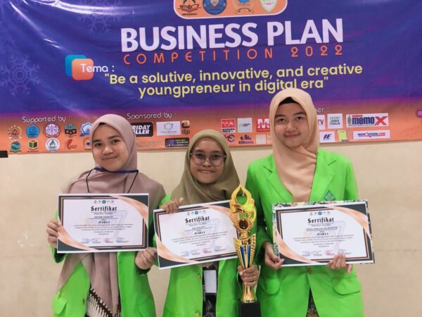 Tiga Mahasiswa Akuntansi Syariah  FEBI UIN Walisongo Raih Juara 1 Lomba Nasional dalam Ajang Sharia Accounting Event Days Di IAIN Madura