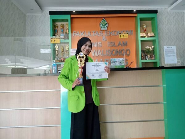 Berjaya ditingkat Nasional : Mahasiswa Prodi S1 Akuntansi  Syariah UIN Walisongo Semarang berhasil menyabet Juara 1 Lomba Tiktok dalam Festival Akuntansi 2022