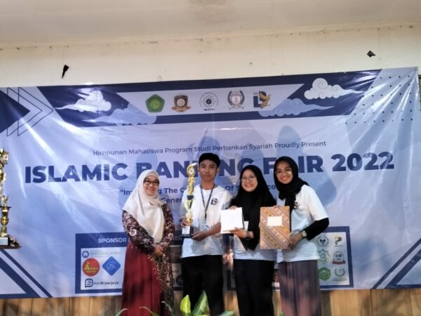 Mahasiswa Prodi Manajemen dan Ekonomi Islam FEBI UIN Walisongo Semarang Meraih Juara II National Bussines Plan Competition 2022