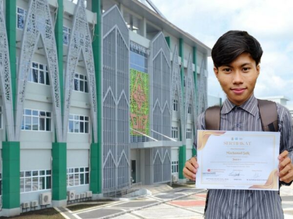 Mahasiswa Prodi S1 Akuntansi  Syariah FEBI UIN Walisongo Semarang berhasil menjadi  Juara 1 Lomba Poster dalam Pekan Investasi Nasional (PIN) Tingkat Nasional