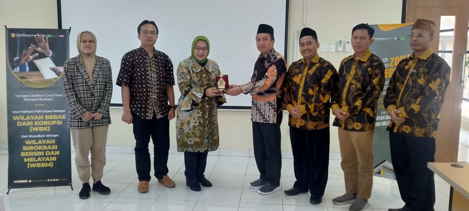 Benchmarking Penguatan Kelembagaan : FEBI UIN Walisongo kunjungi FEB UNPAD Bandung