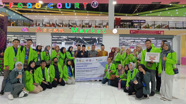 FEBI UIN Walisongo mengunjungi Asean Mall Pattani Thailand Selatan