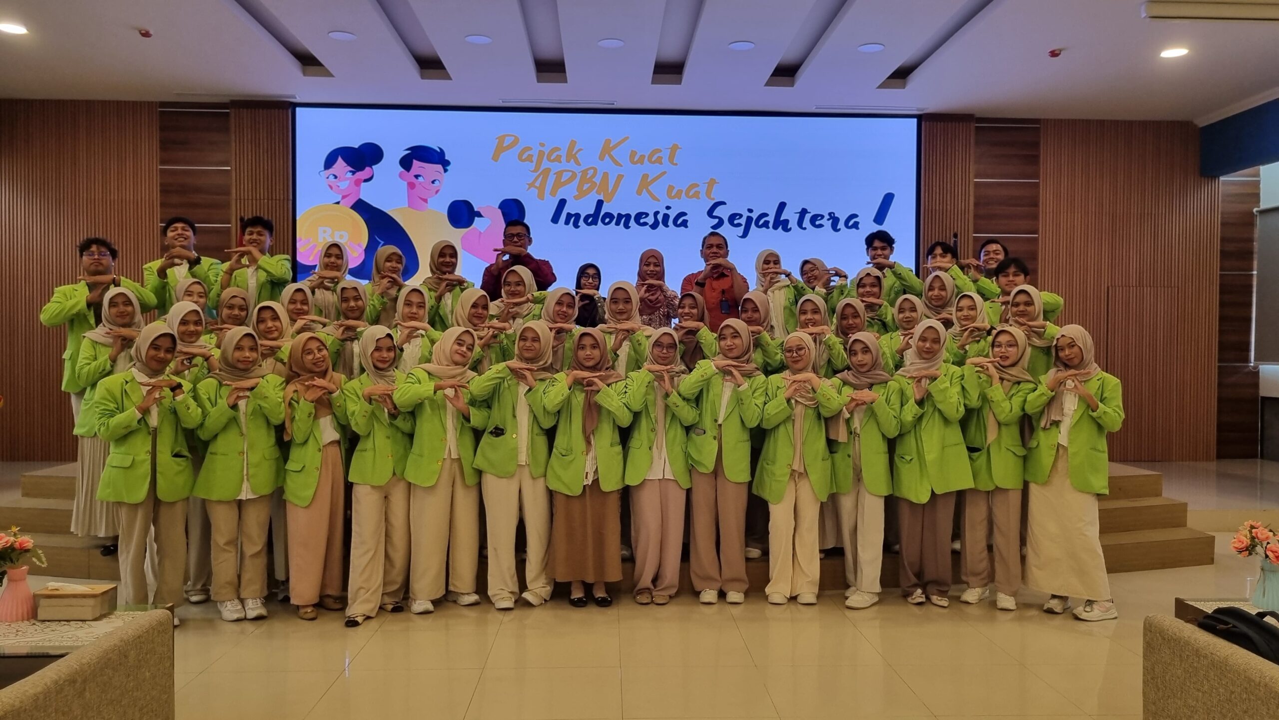 Company Visit Tax Center UIN Walisongo Ke Kanwil DJP Jawa Tengah 1: Edukasi Pajak untuk Indonesia Emas