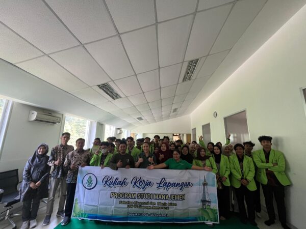 Mahasiswa Prodi Manajemen FEBI UIN Walisongo Semarang Laksanakan Kuliah Kerja Lapangan (KKL)  di Perusahaan Multinasional dan Industri Kreatif