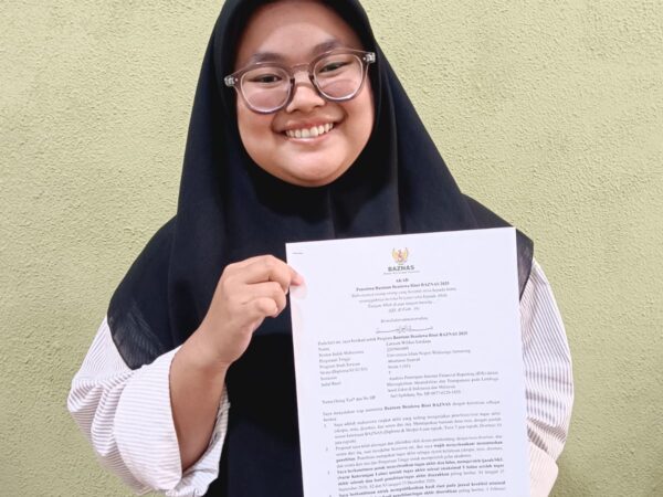 Mengangkat Tema Akuntabilitas Lembaga Zakat Mahasiswi Akuntansi Syariah Fakultas Ekonomi Bisnis Islam UIN Walisongo Lolos Beasiswa Riset BAZNAS 2025