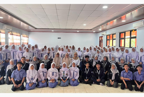 KEMBALI MENGGELAR SOSIALISASI CORETAX, TAX CENTER GOES TO SCHOOL HADIR DI SMKN 1 KENDAL DENGAN TEMA “GENERASI HEBAT, SADAR PAJAK: LANGKAH MUDAH LAPOR SPT DI ERA CORETAX”.