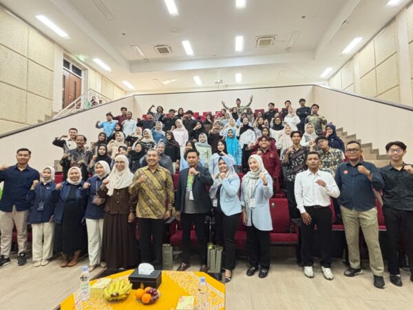 Prodi dan HMJ Perbankan Syarih FEBI UIN Walisongo Gelar Seminar Nasional Bahas Sinergi Lembaga Keuangan Syariah di Era Transformasi Digital