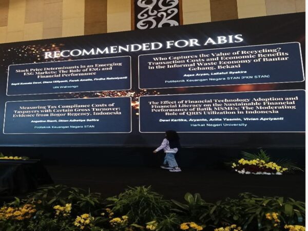 Mahasiswa Manajemen UIN Walisongo Raih Best Paper di International Conference GAMAICEB 2026